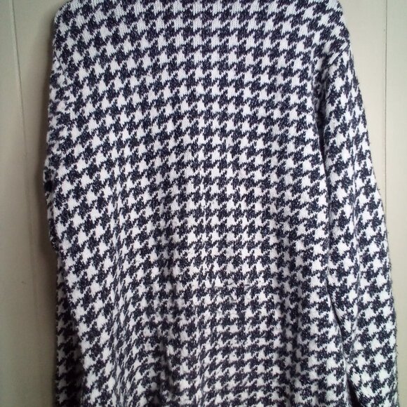 Tanjay  Sweater  Size Medium  Full Zip  Long Sleeve  Black White Red - Picture 2 of 13